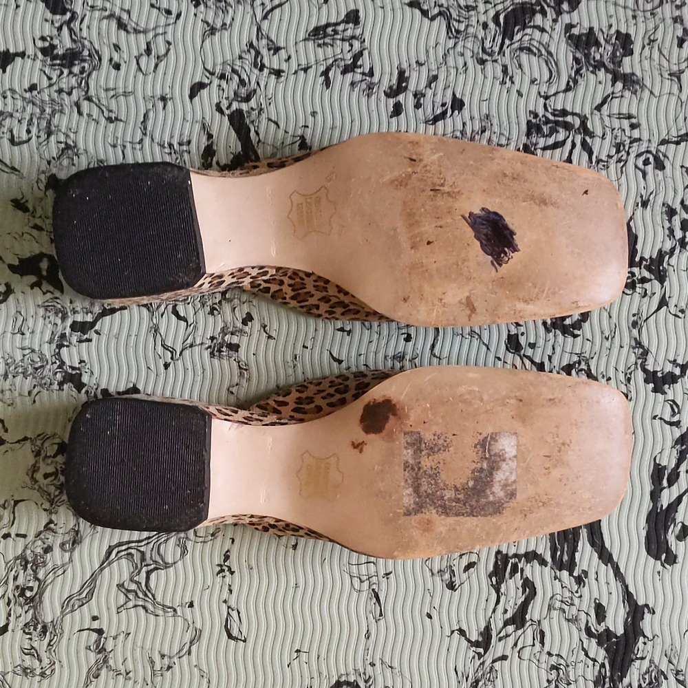 Vintage suede cheetah print mules - Picture 9 of 9